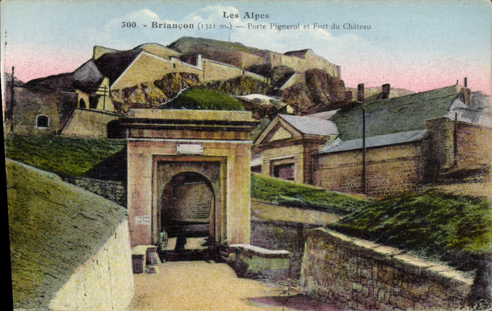 La POSTAL Briançon de la VENDIMIA lleva Pignerol y fuerte del castillo