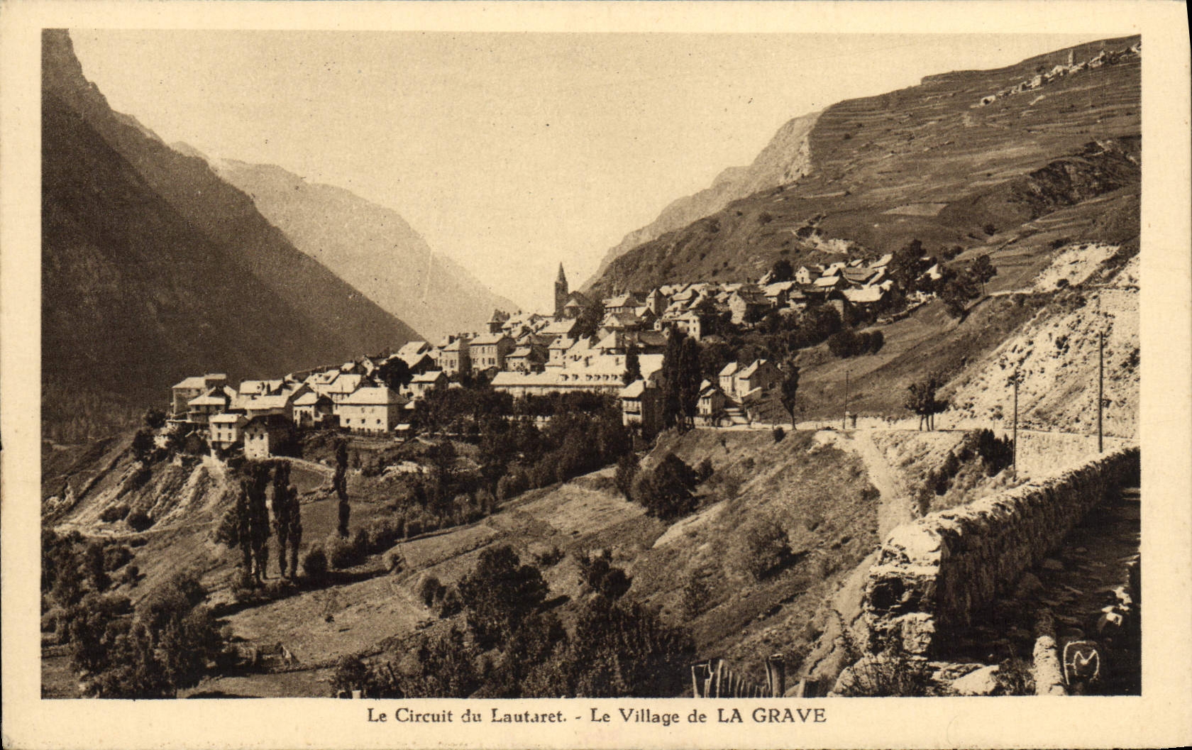 CPA Le Circuit Du Lautaret Le Village De La Grave