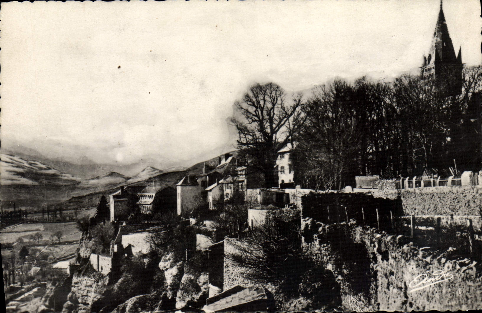 CPM Embrun Vue Sur Le Roc