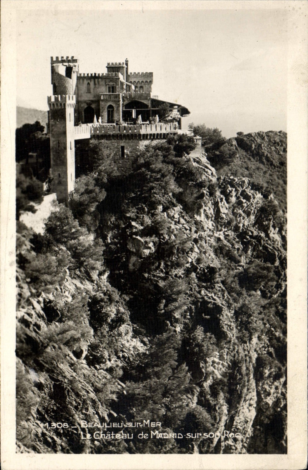 MODERN CARD Beaulieu On Sea the Castle Of Madrid On Its Rock