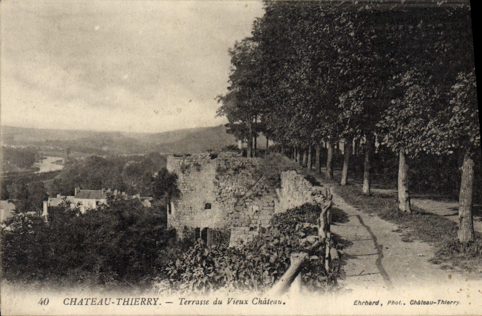 VINTAGE POSTCARD Castle Thierry Terrace Of the Old castle