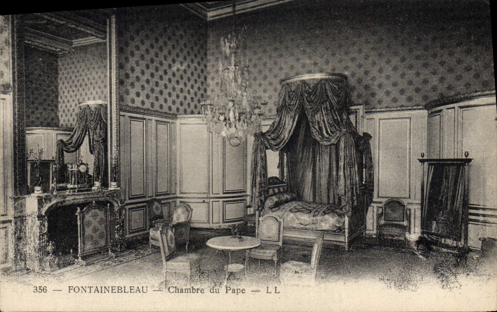 VINTAGE POSTCARD Fontainebleau Room Of the Pope