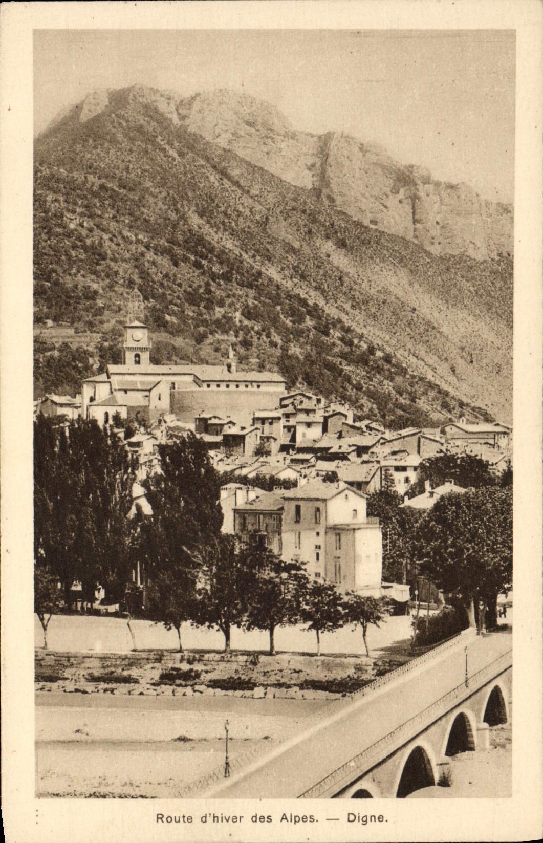 VINTAGE POSTCARD Worthy Road of Winter of the Alps
