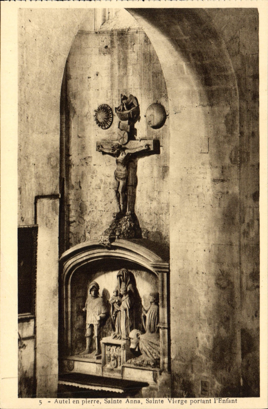 CPA Autel En Pierre Sainte Anna Sainte Vierge portant l'enfant