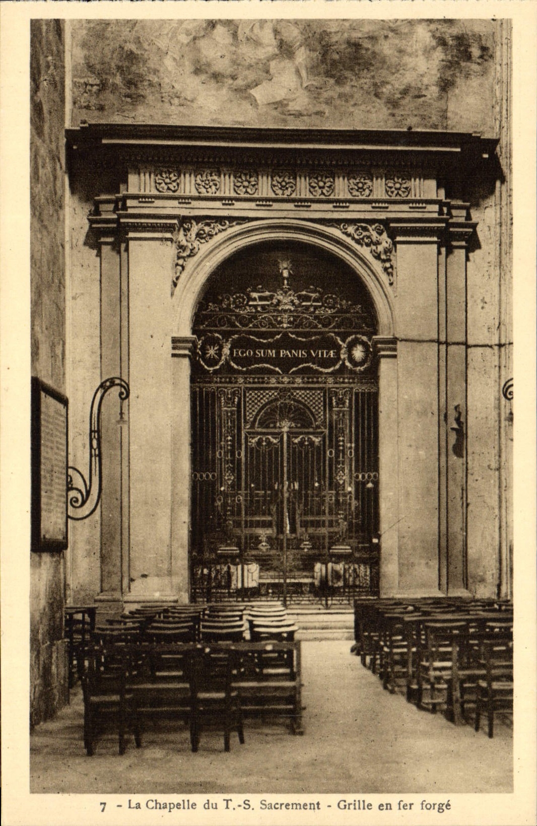 La POSTAL de la VENDIMIA La Chapelle de los TS Sacrement asa fuera del hierro labrado