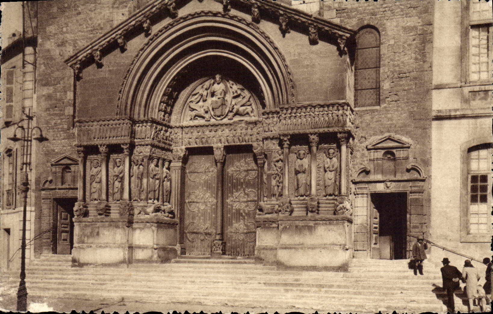 VINTAGE POSTCARD Arles In Provence Frontage Of the Cathedral Trophime Saint