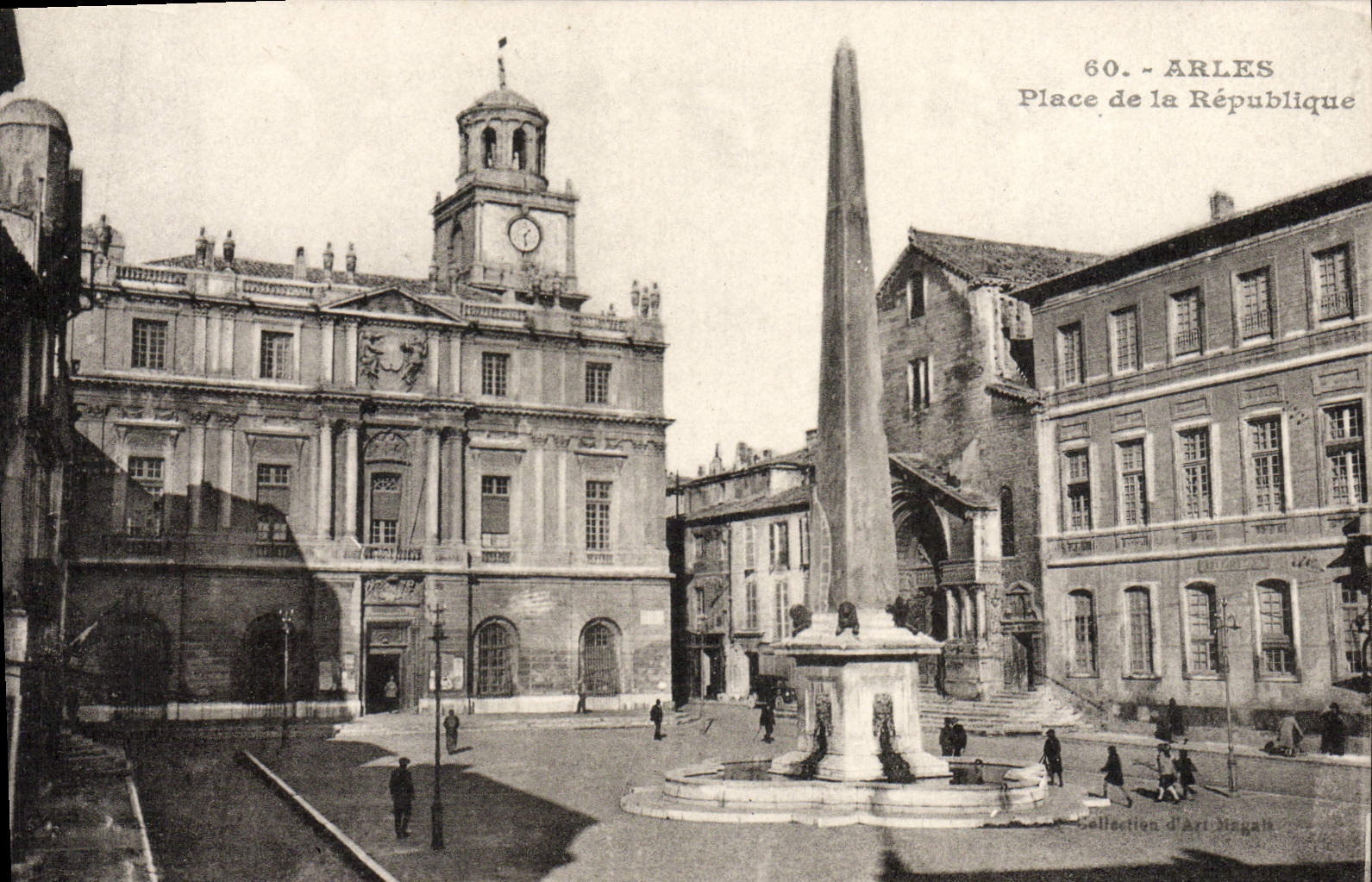 VINTAGE POSTCARD Arles De luxe hotel Of the Republic