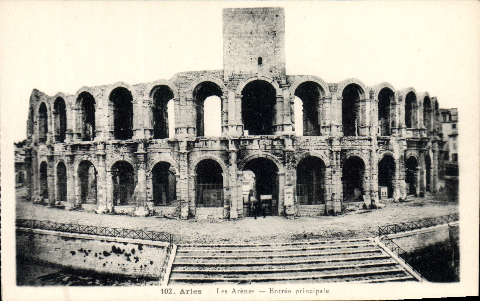 CPA Arles Les Arenes Entree Principale