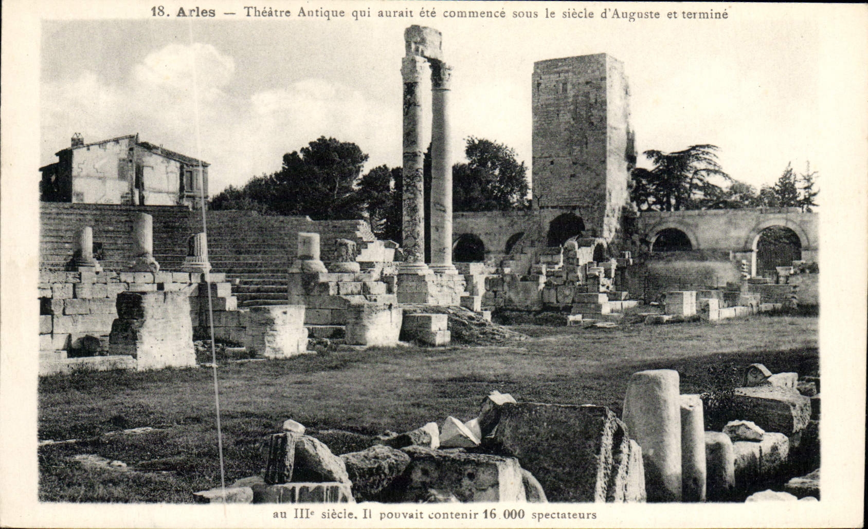 VINTAGE POSTCARD Ancient Arles Theater