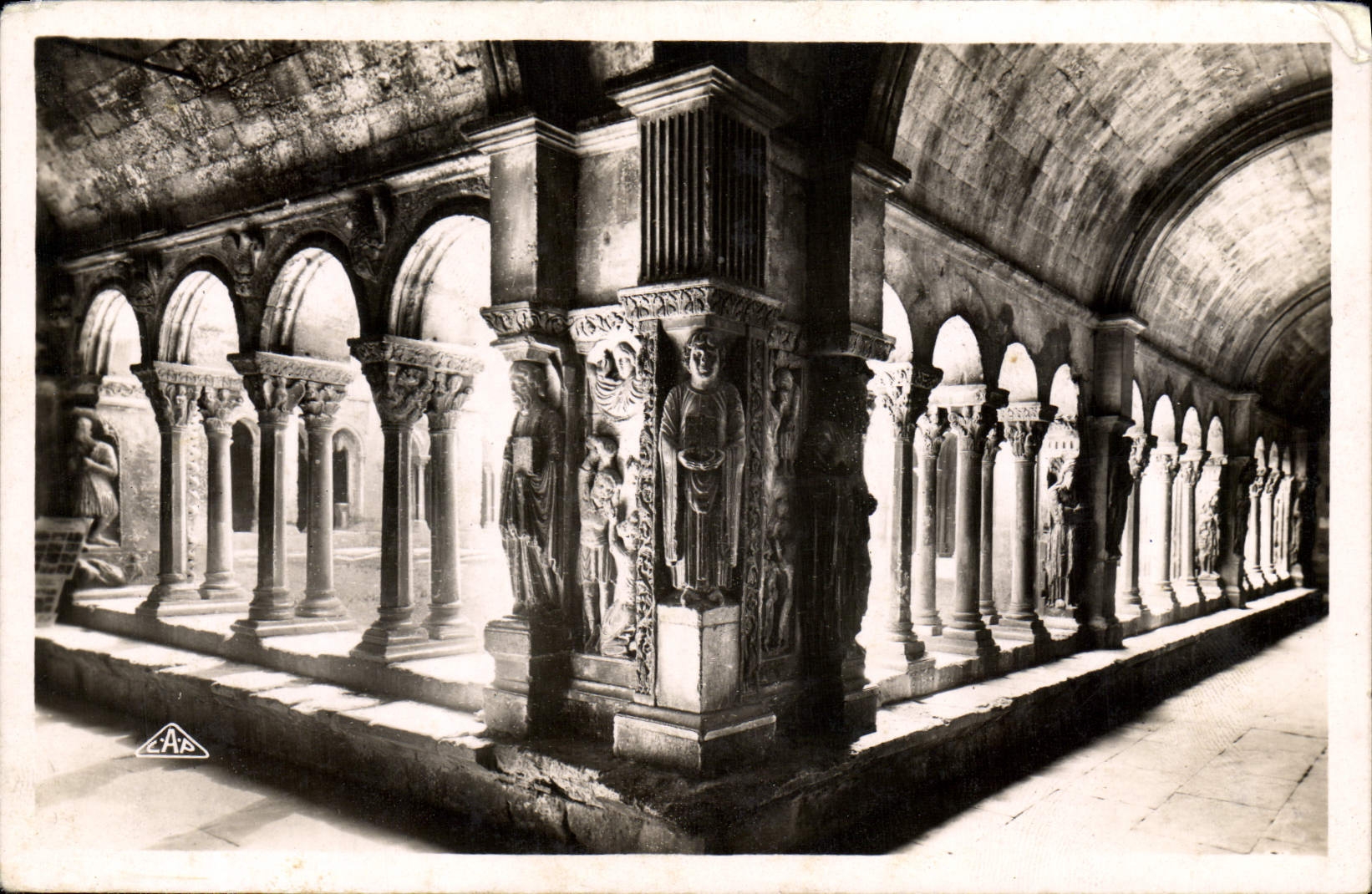 MODERN CARD Arles Cloister St Trophime Galleries