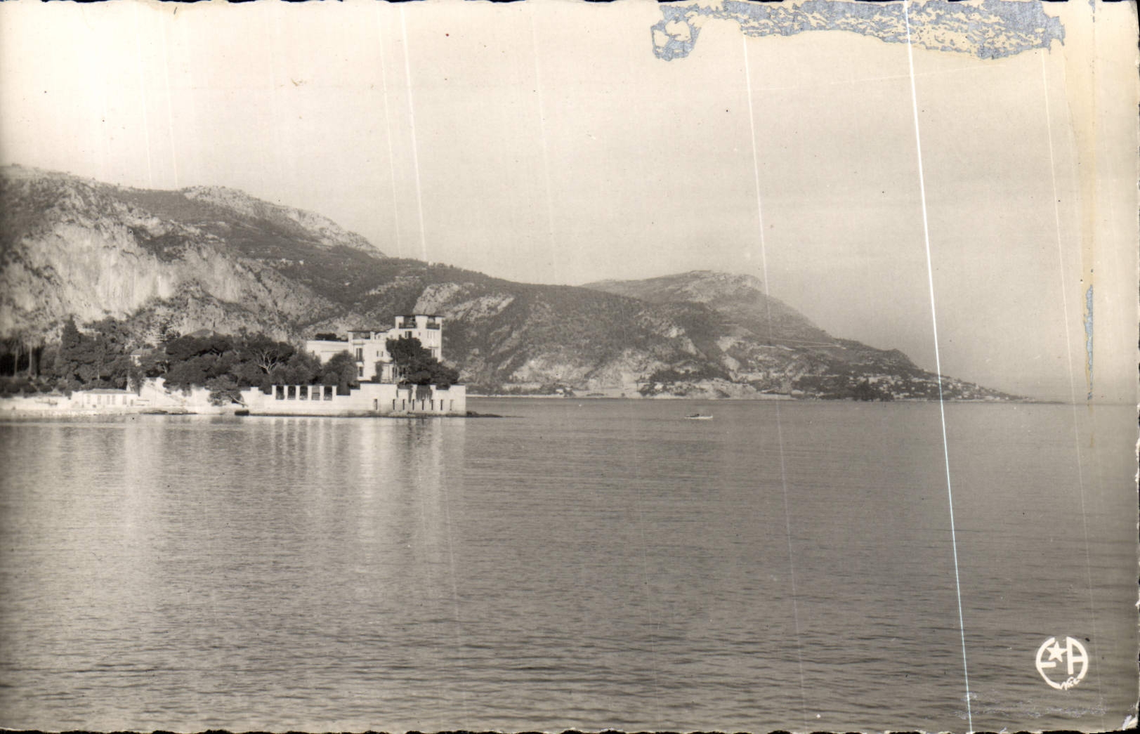 CP% Beaulieu Greek Villa And the Head Of Dog