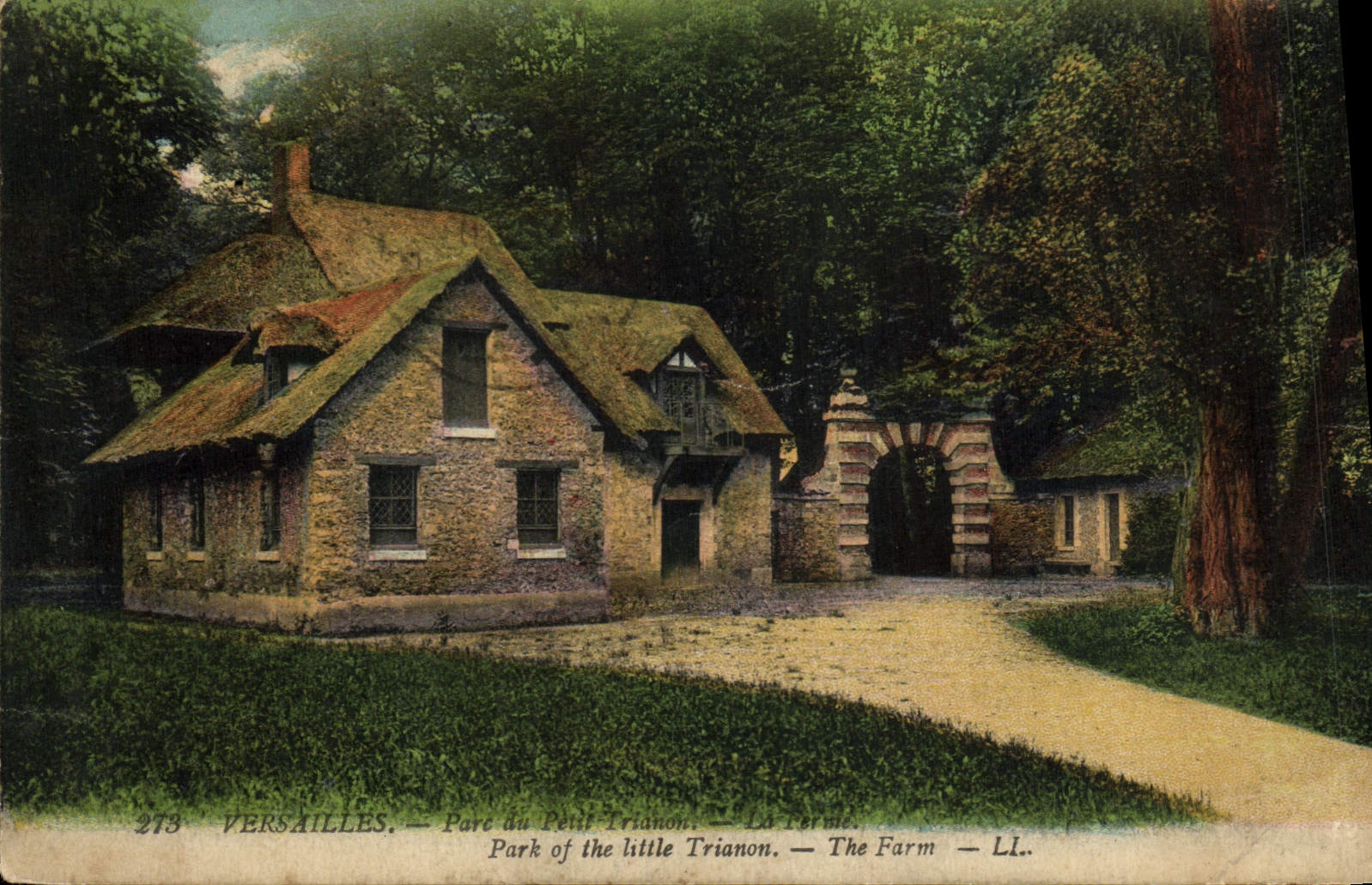 VINTAGE POSTCARD Versailles Park Of Small Trianon