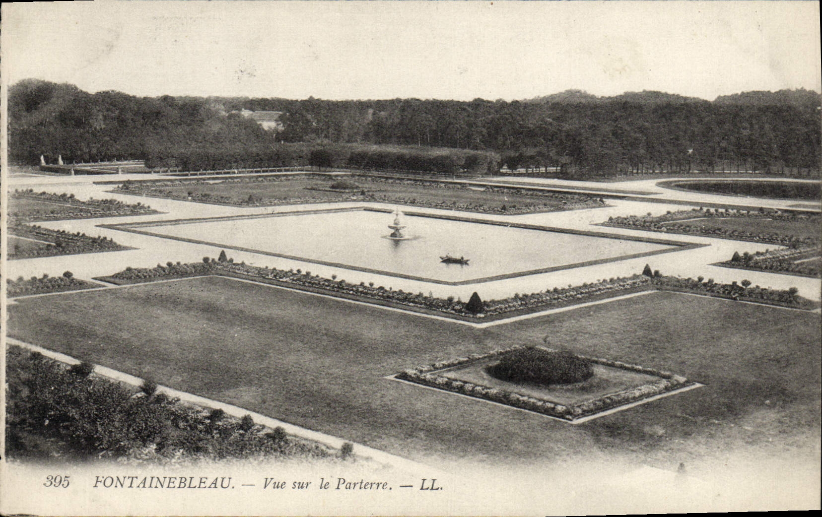 CPA Fontainebleau Vue Sur Le Parterre