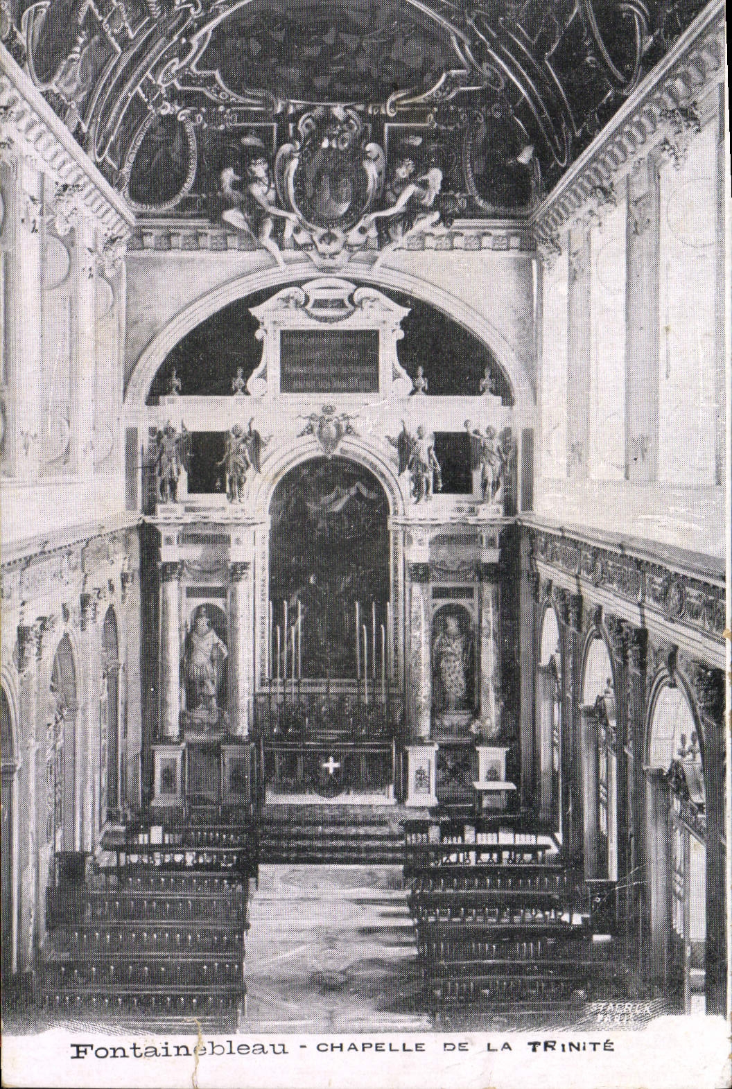 VINTAGE POSTCARD Fontainebleau Vault Of the Trinity