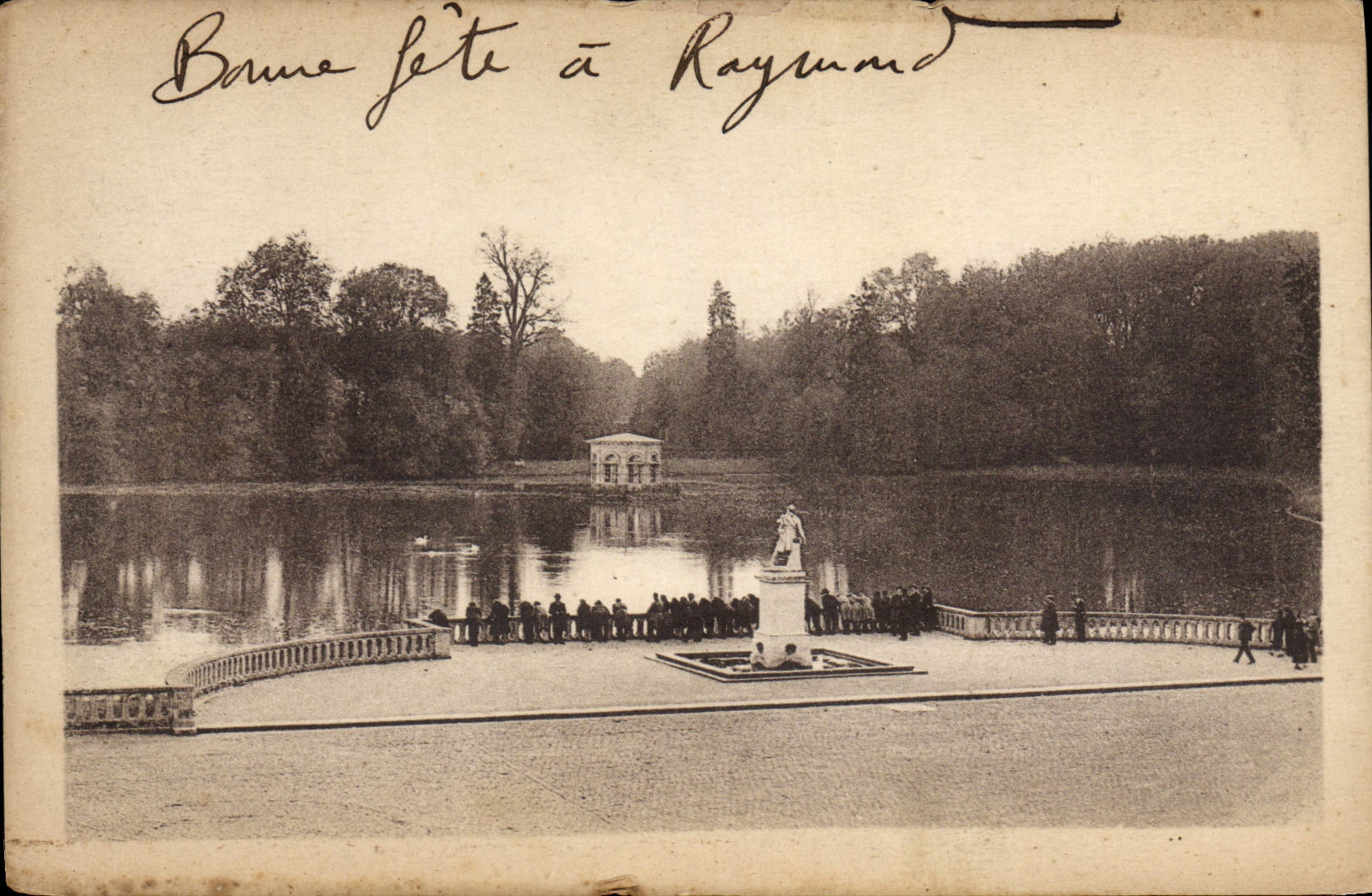 VINTAGE POSTCARD Fontainebleau the Pond With carps