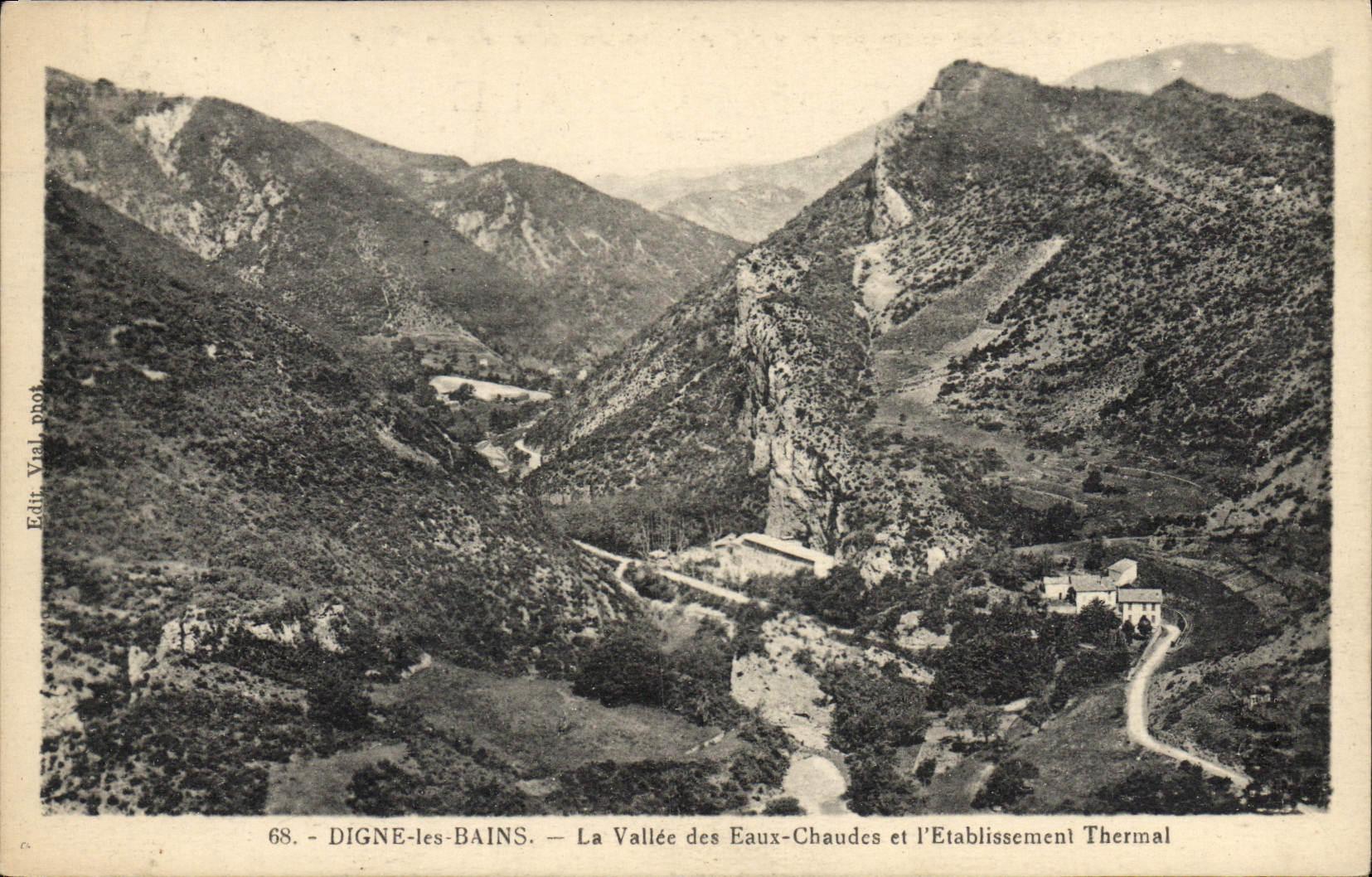 VINTAGE POSTCARD Worthy Les Bains the Valley Of Warm water And I' Hydropathic establishment