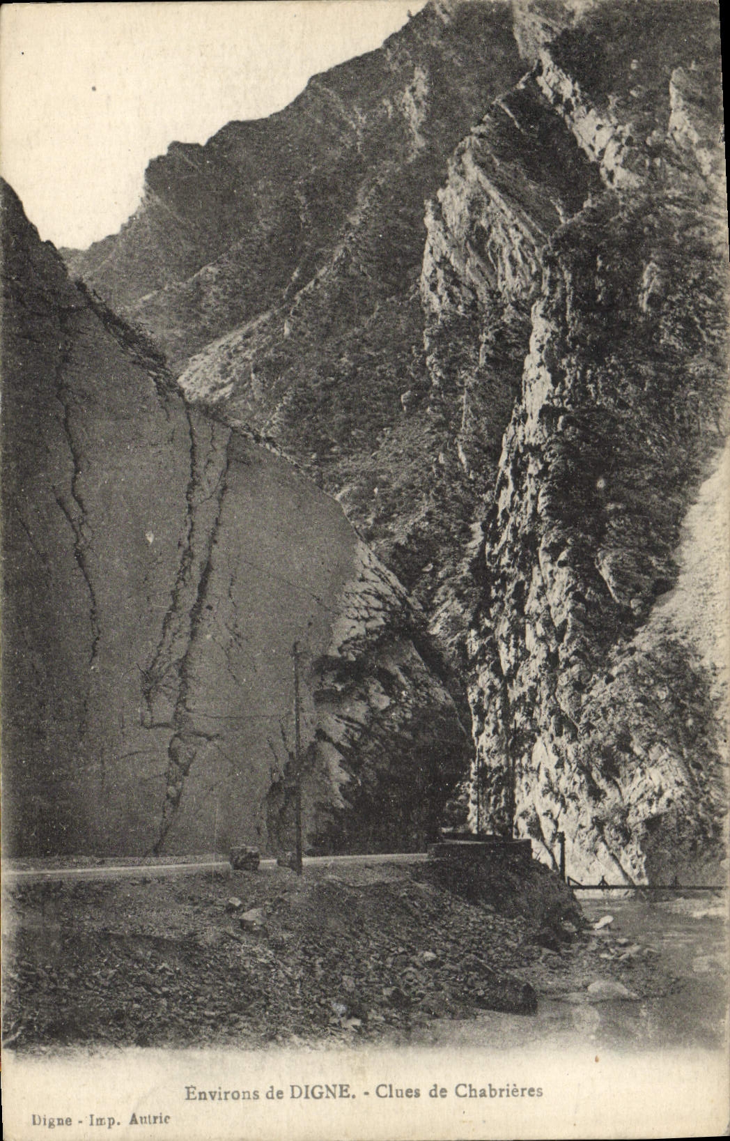 VINTAGE POSTCARD Surroundings of Worthy Clues de Chabrieres