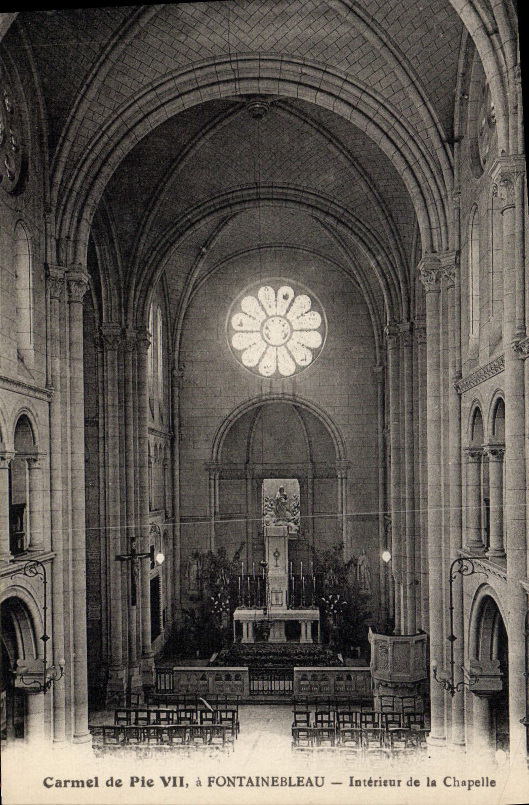 VINTAGE POSTCARD Interior Fontainebleau Of the Vault