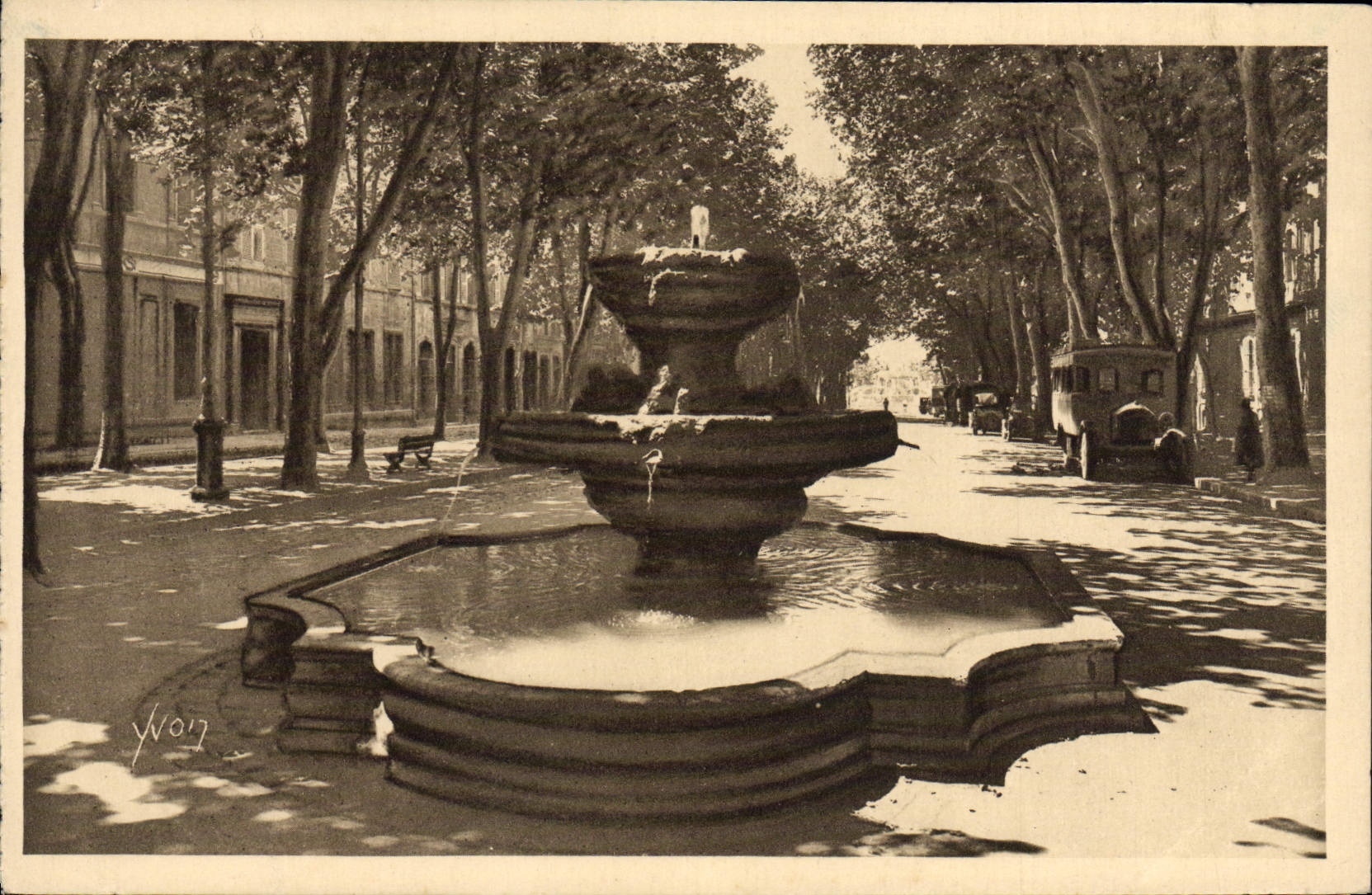 CPA Aix En Provence Fontaine Des Quatre Dauphins