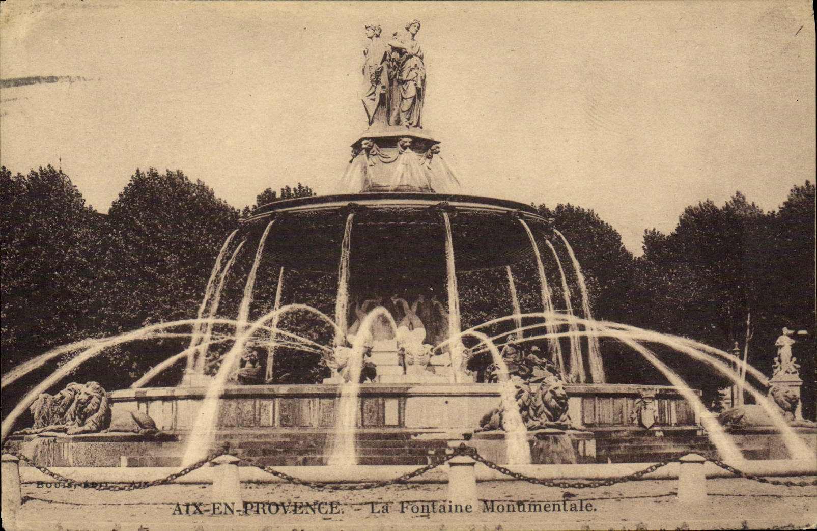 CPA Aix En Provence La fontaine monumentale