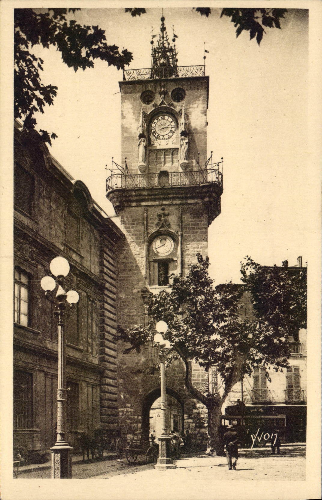 CPA Aix En Provence Tour De I'Horloge