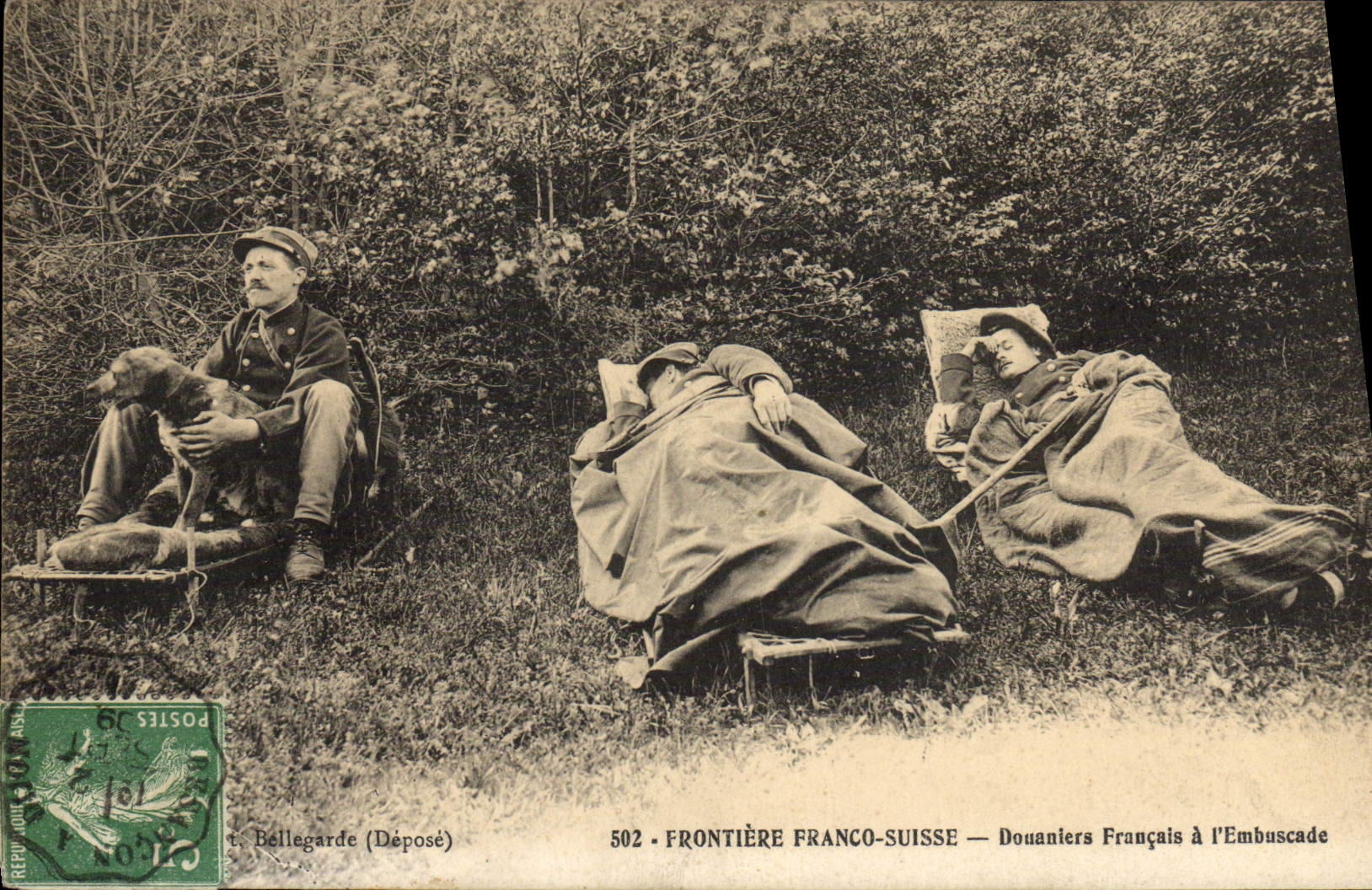 VINTAGE POSTCARD Customs Customs officers free Swiss Border French Customs officers with the ambush Dog