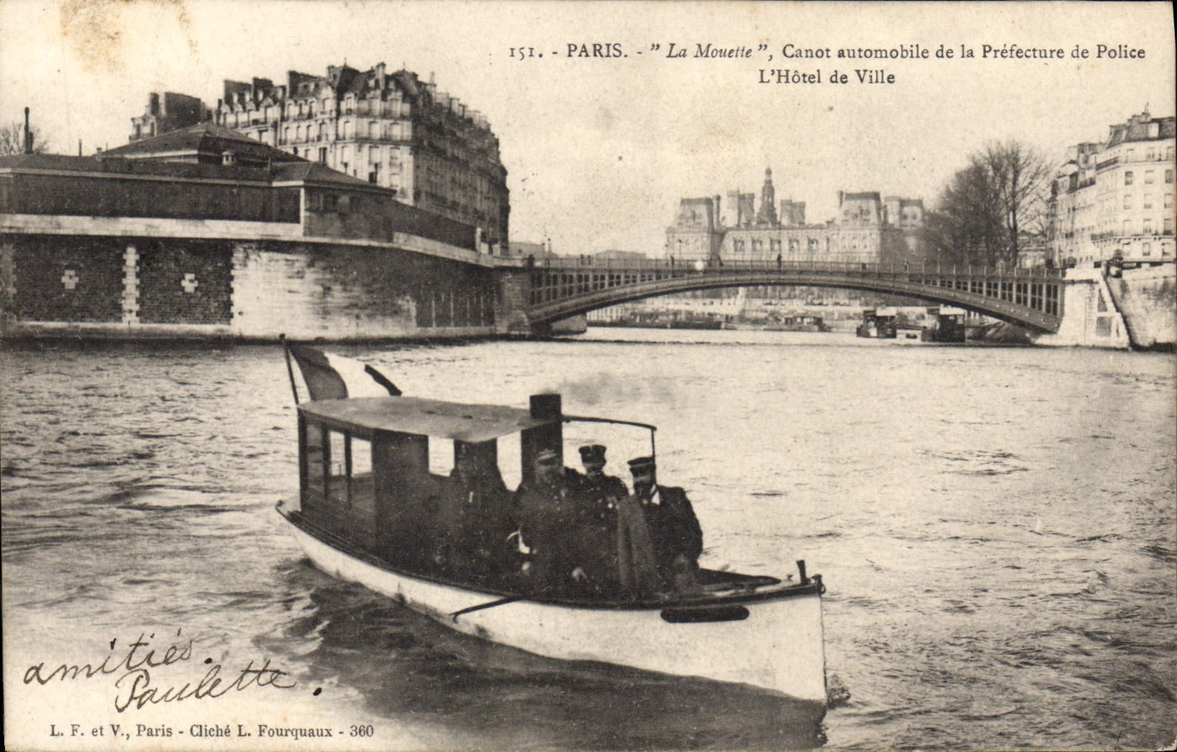 CPA Paris La Mouette Canot automobile de la Prefecture de Police L'hotel de ville Bateau Police Policier