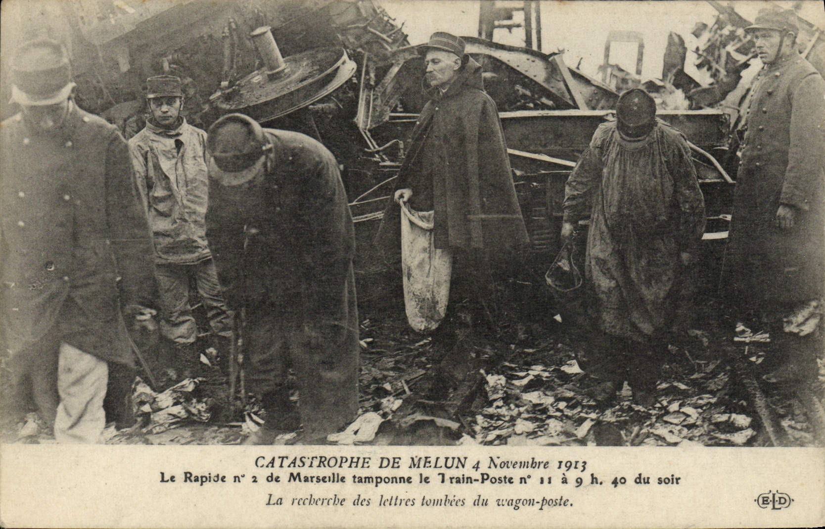CPA Train Catastrophe de Melun 4 novembre 1913 Le rapide n°2 de Marseille tamponne le Train Poste La recherche lettres