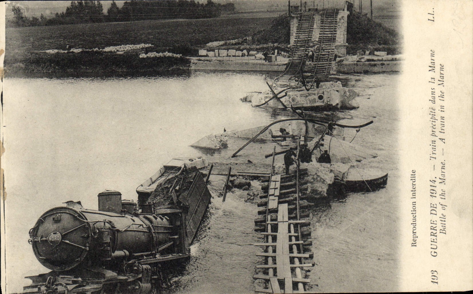 VINTAGE POSTCARD Train precipitated in the Militaria Marne