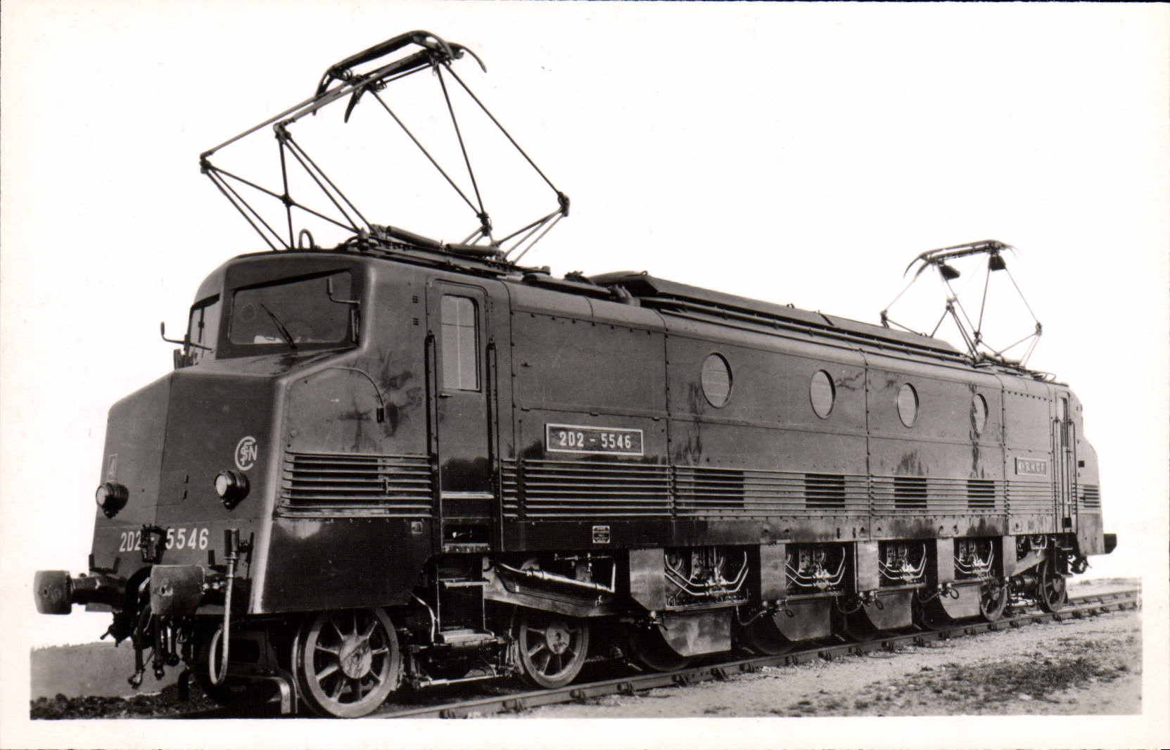 MODERN CARD electric Train Engine has D.C. current Type 2 C 2