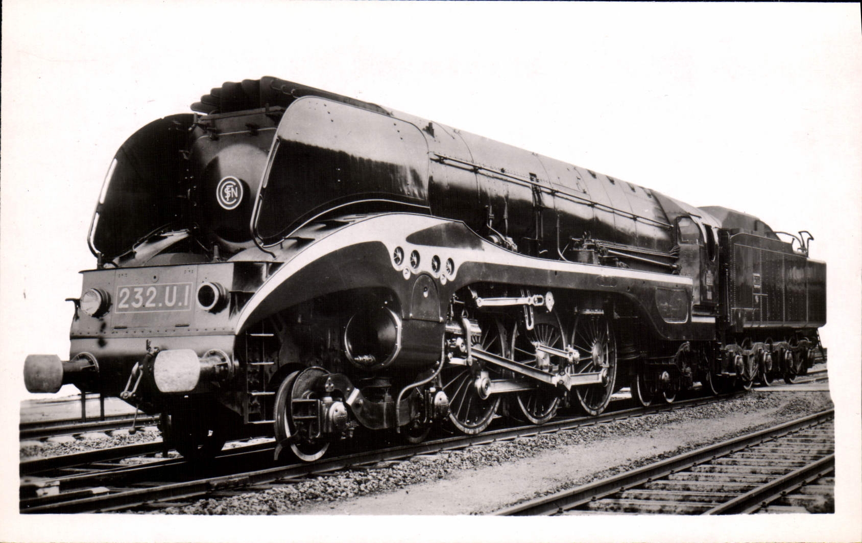 MODERN CARD Train Engine 232 U Compound has 4 cylinders