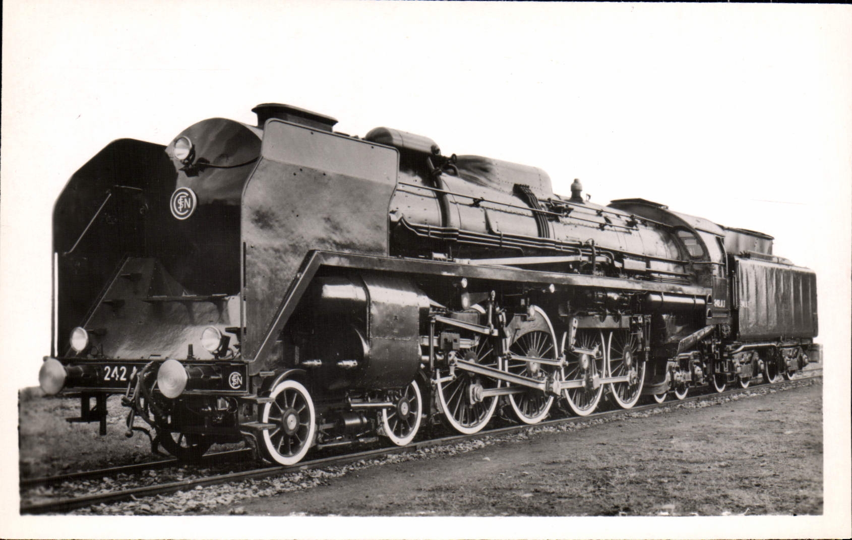 MODERN CARD Train Engine 242 Compound has 3 cylinders and has overheating