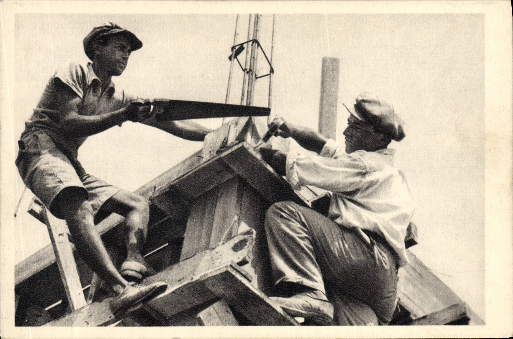 CPM Judaica Juif Israel Jewish builders 
