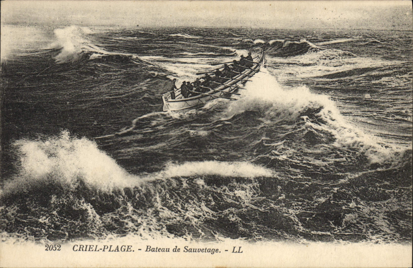 VINTAGE POSTCARD Lifeboat Criel Beach