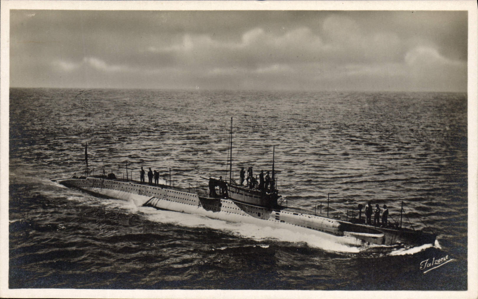 VINTAGE POSTCARD Standard Boat Submarine X Italy