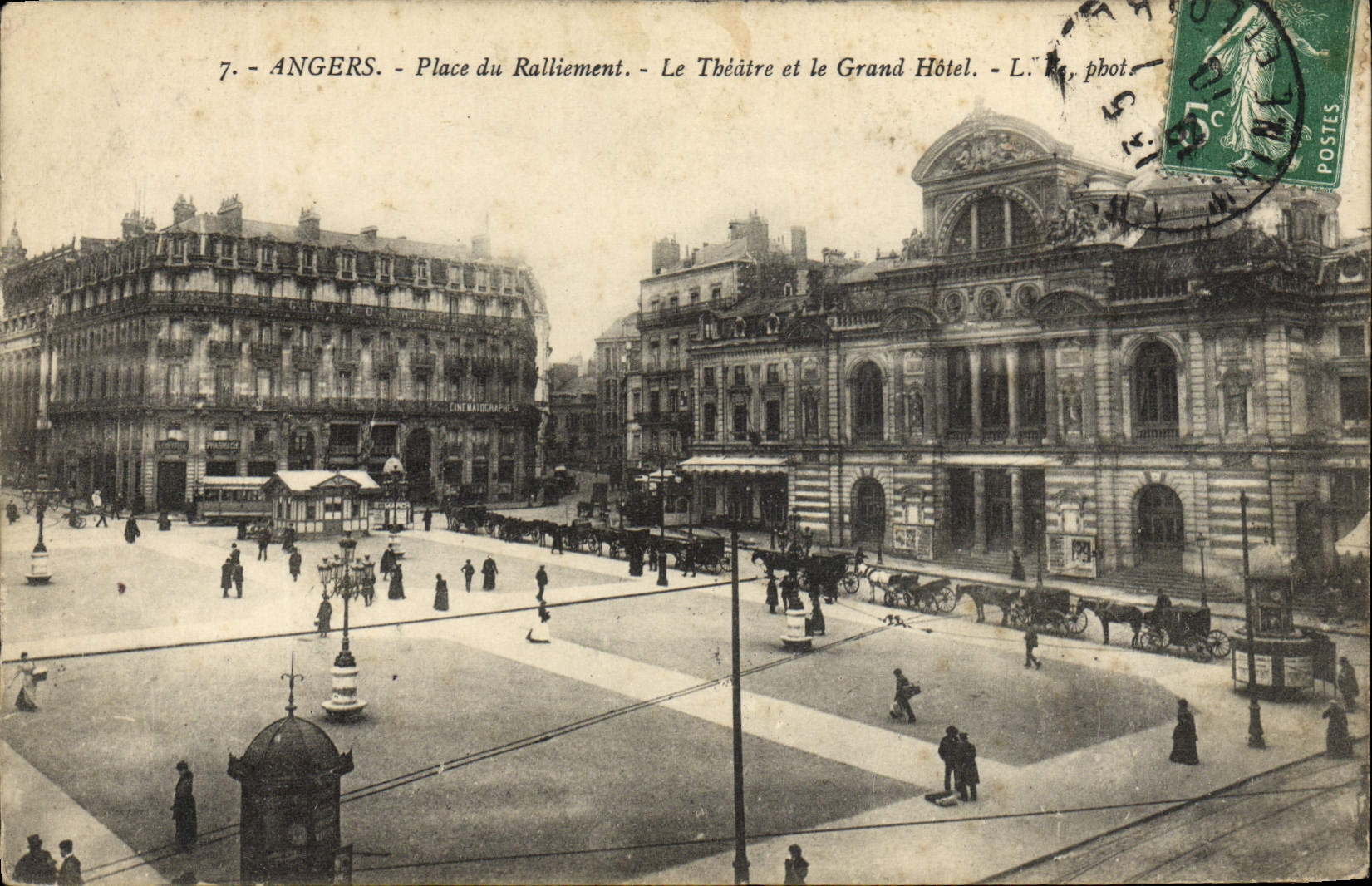 CPA Angers Place du ralliement Le Theatre et le grand Hotel