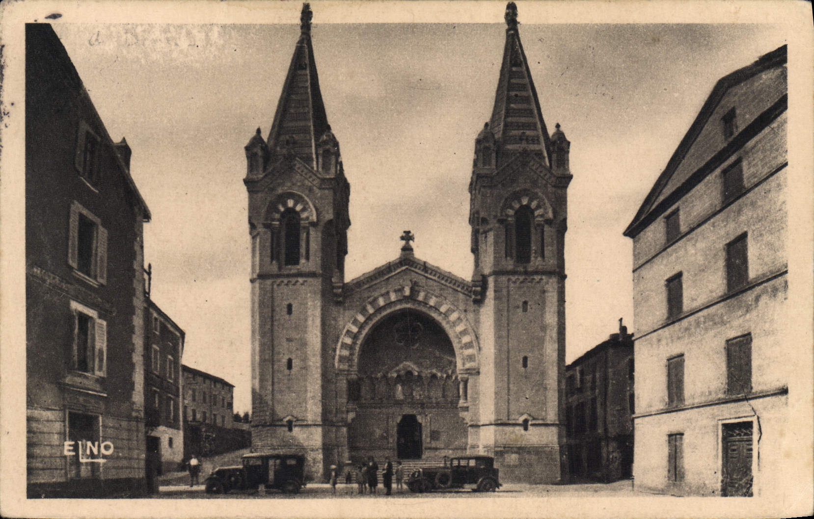 CPA La Louvesc La Facade de la Basilique St Regis