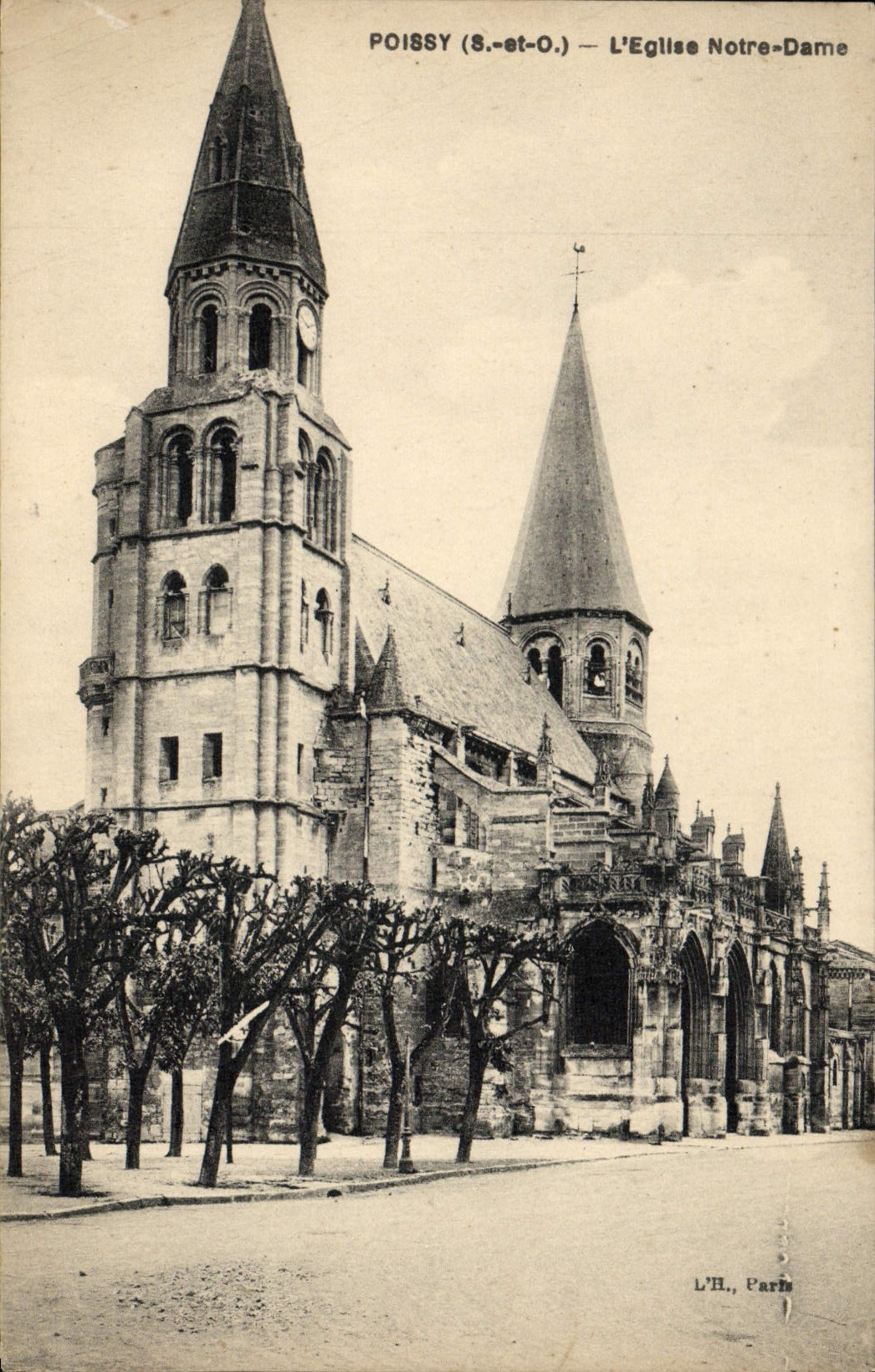 VINTAGE POSTCARD Poissy the Notre Dame Church