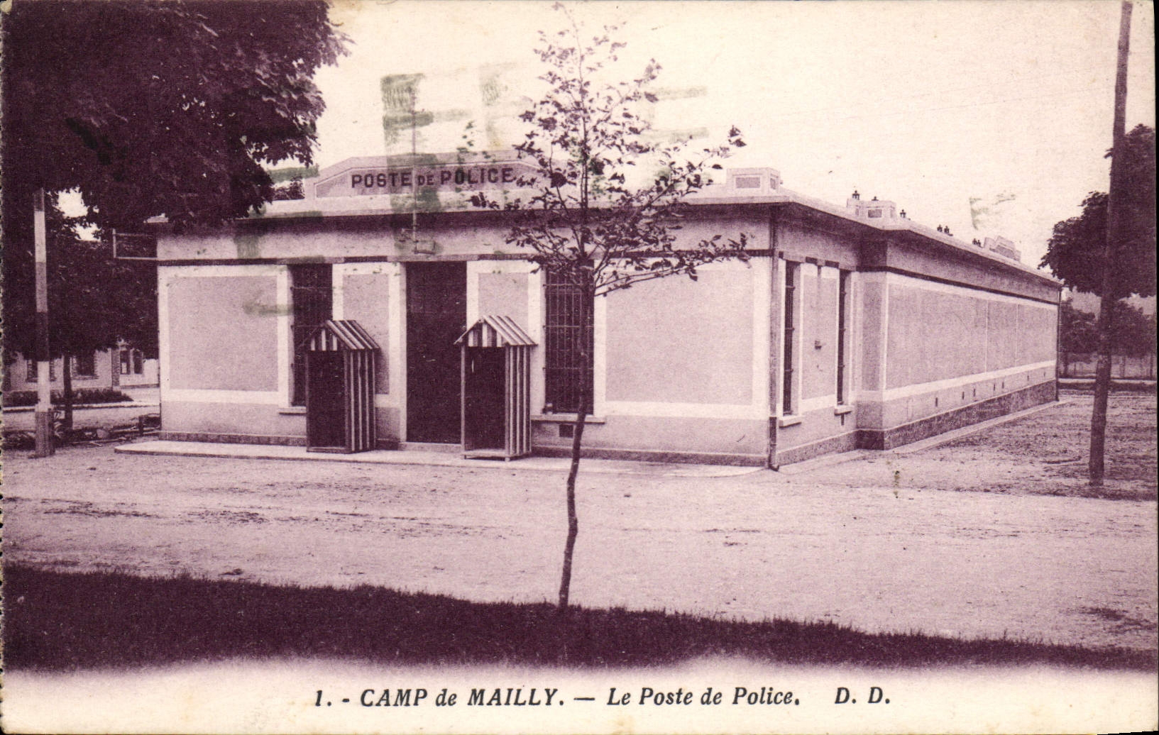 Campo del oficial de policía de la fuerza de policía de la POSTAL de la VENDIMIA de Mailly la comisaría de policías