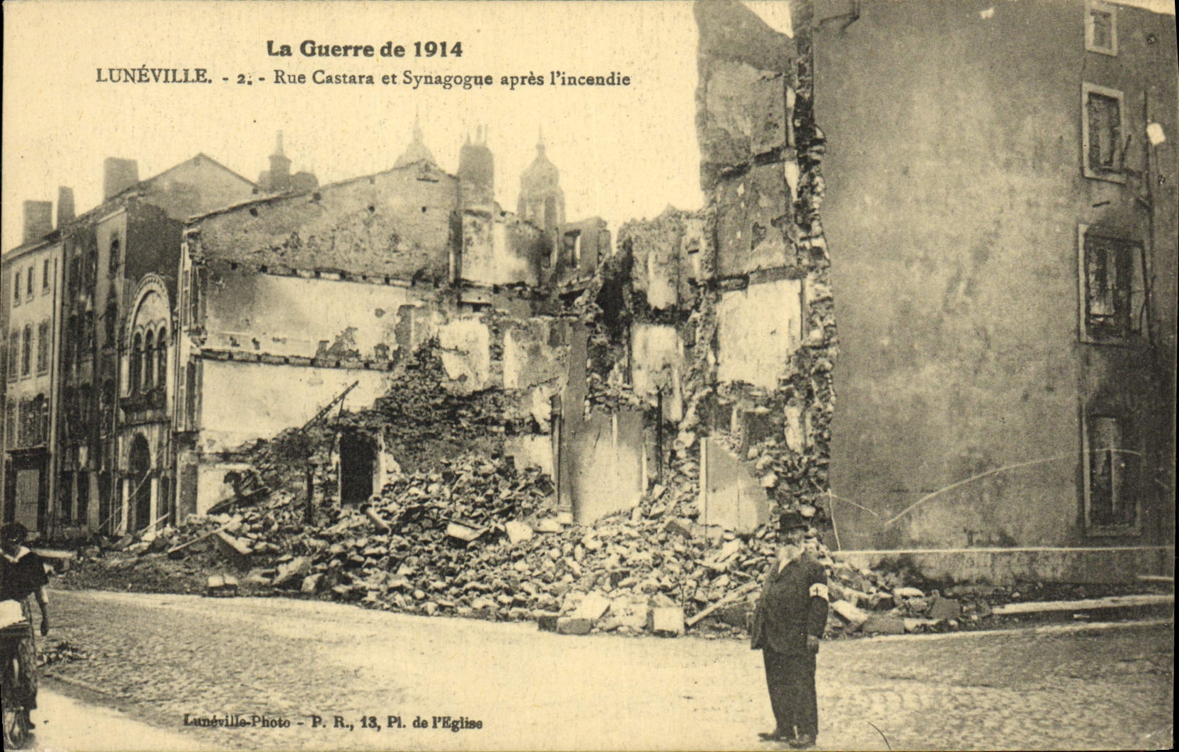 CPA Judaica Juif Luneville Rue Castara et synagogue apres l'incendie Militaria Croix Rouge