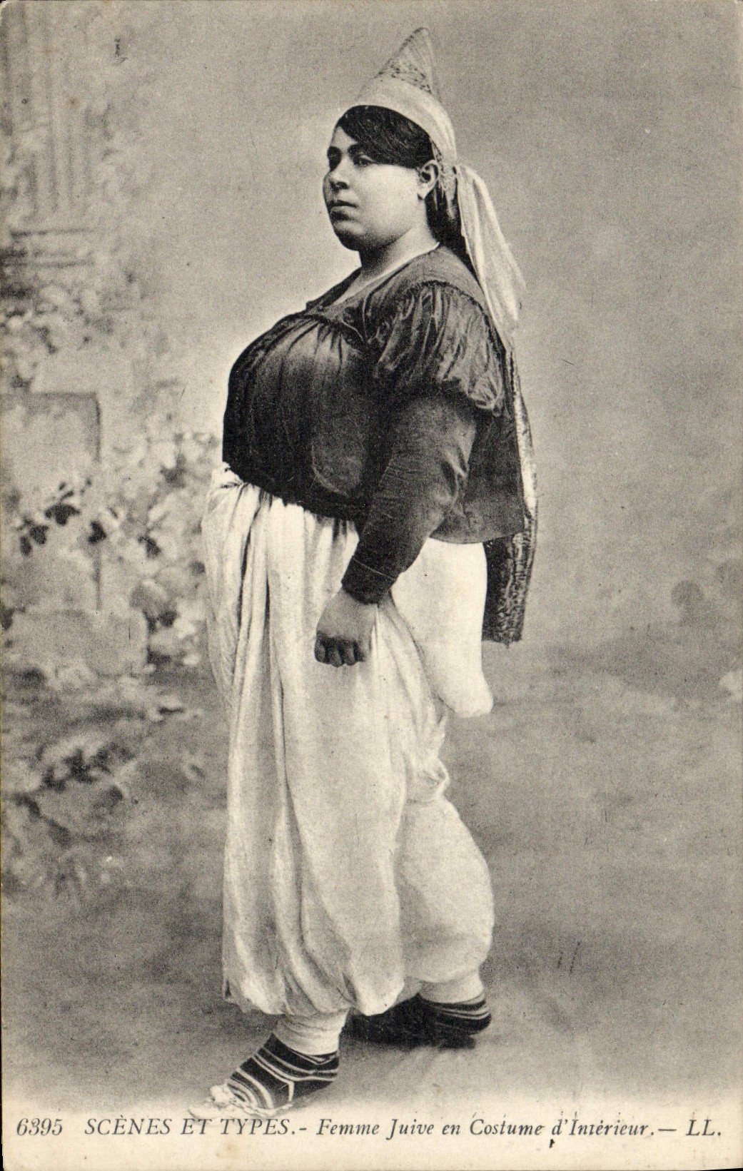 VINTAGE POSTCARD Jewish Judaica Scenes and standard Jewish Woman in costume of interior