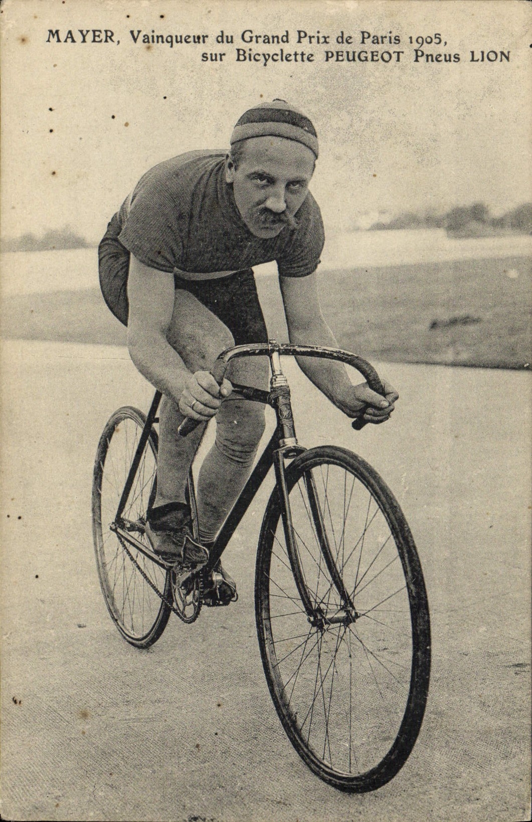 CPA Velo Cycle Cyclisme Mayer Vainqueur du grand prix de Paris 1905 sur bicyclette Peugeot Pneus Lion