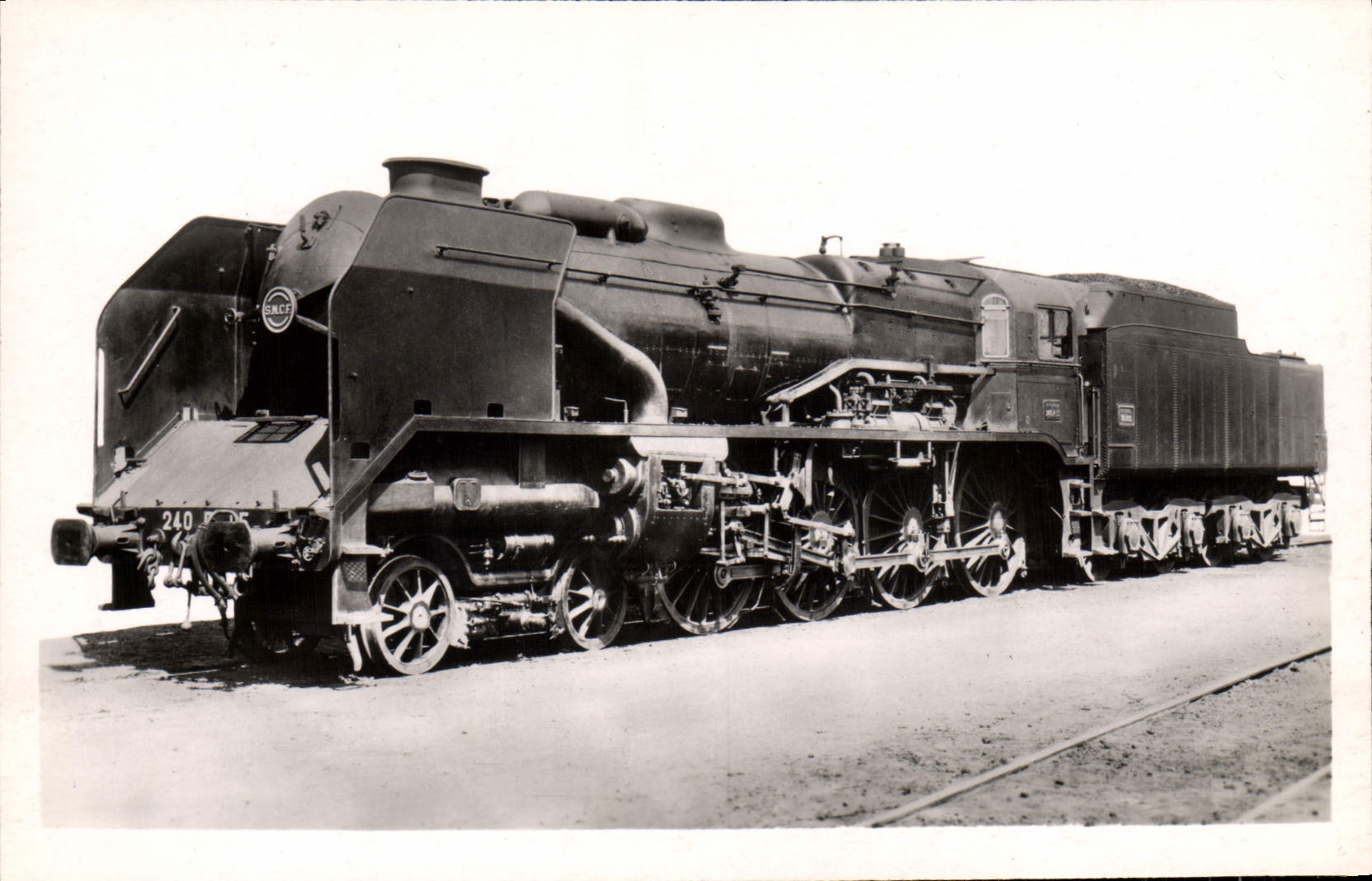 MODERN CARD Train Engine 240 P Compound has 4 cylinders has overheating Tender 36 P