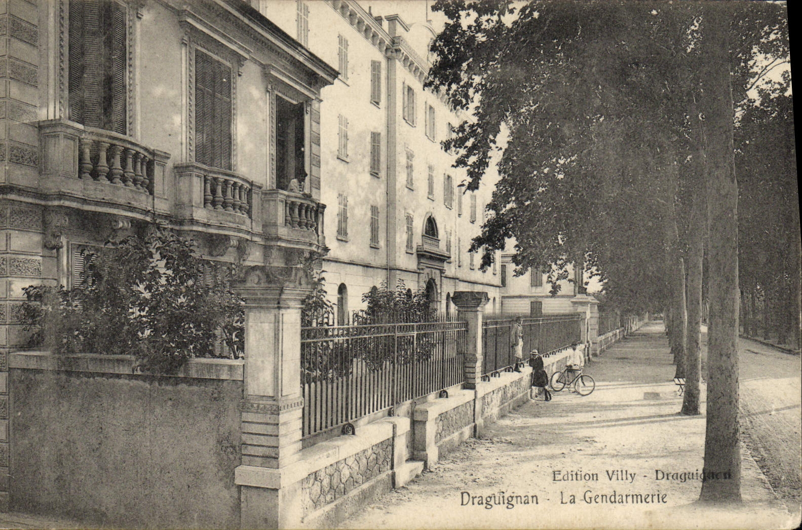 La gendarmería del oficial de policía de Draguignan de la fuerza de policía de la POSTAL de la VENDIMIA