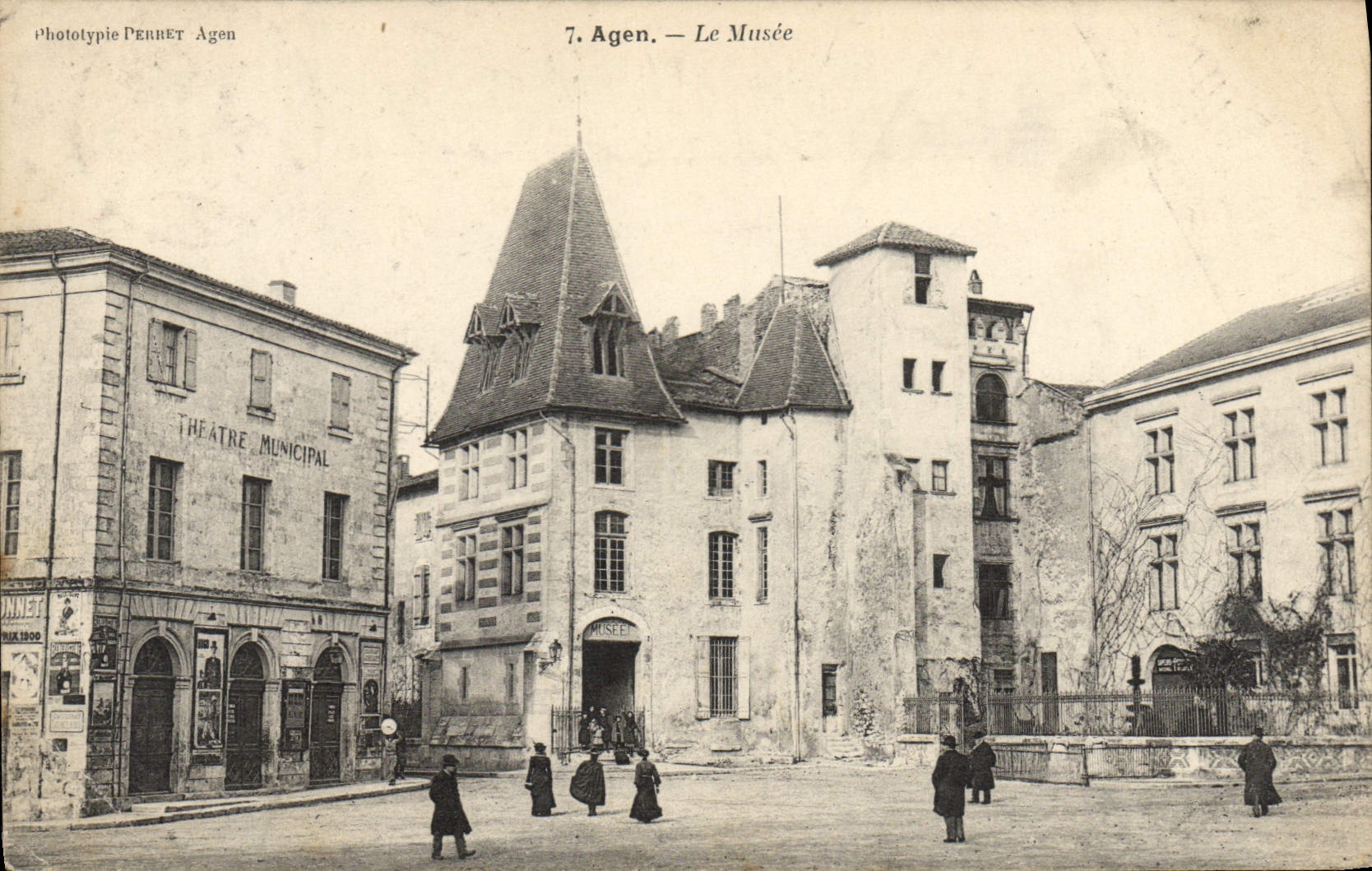 VINTAGE POSTCARD Agen the museum Theater