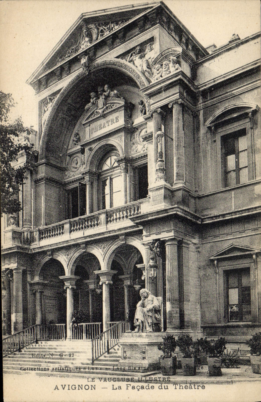 VINTAGE POSTCARD Avignon the frontage of the Theater