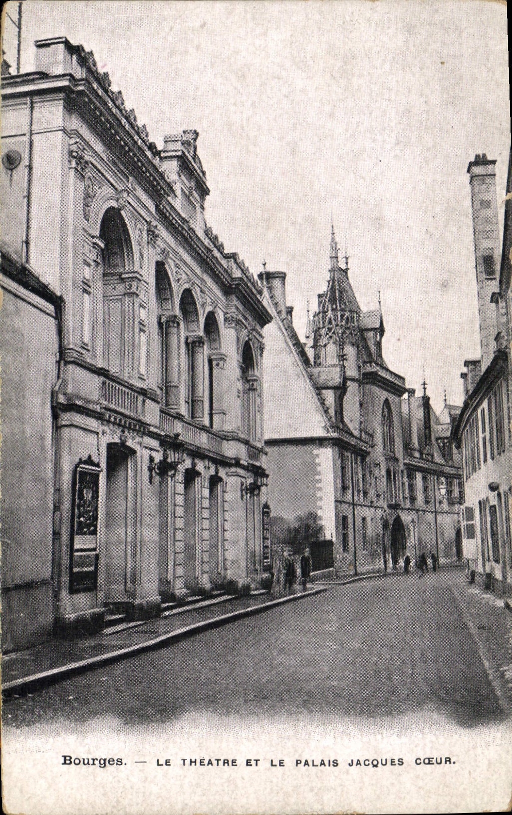 CPA Bourges Le Theatre et le palais Jacques Coeur