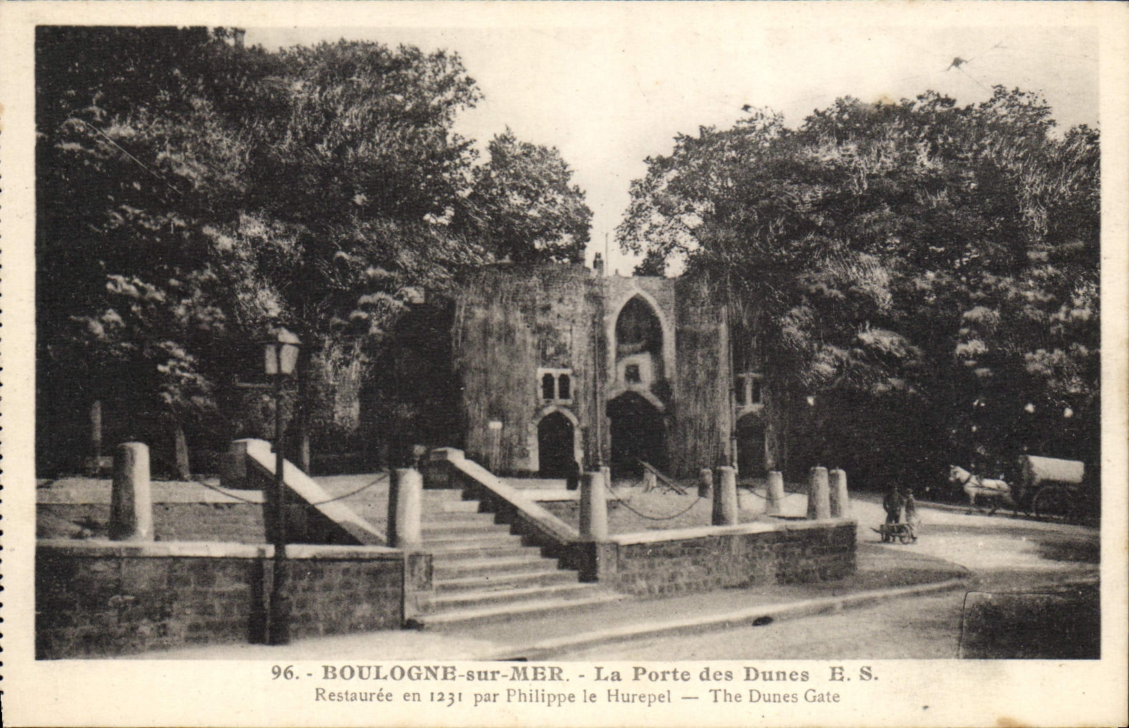VINTAGE POSTCARD Boulogne On Sea the Gate of the Dunes