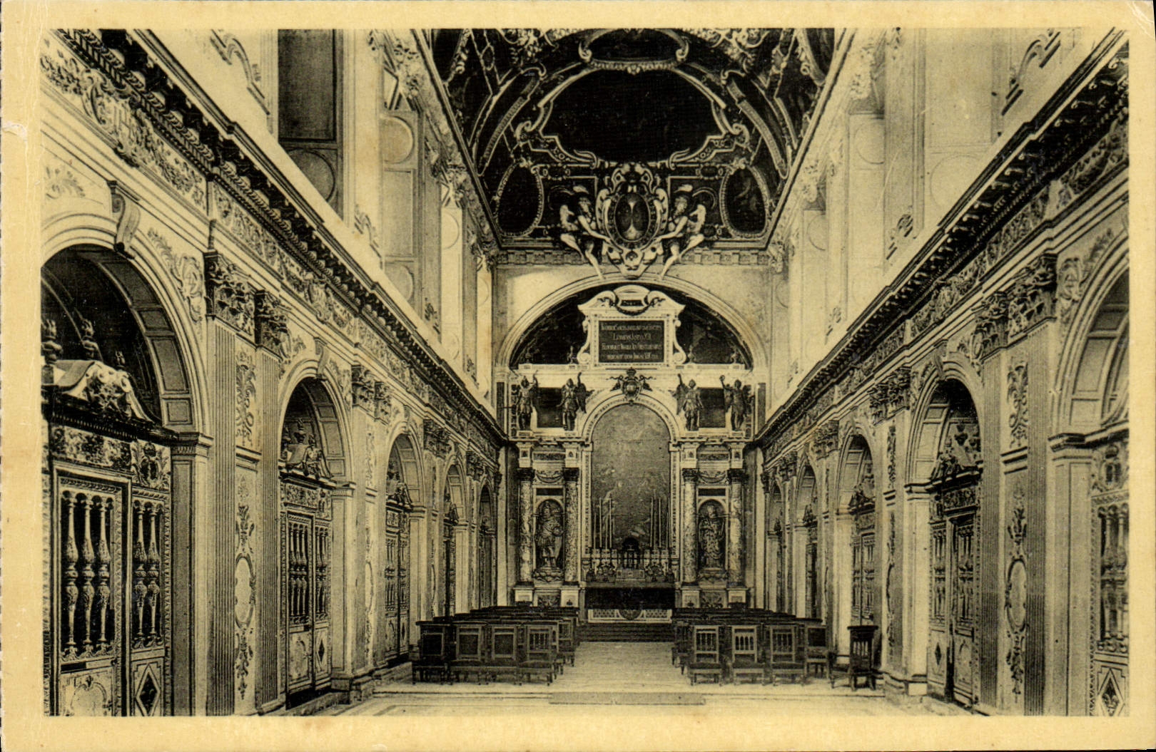 CPA Chateau De Fontainebleau Chapelle de la Sainte Trinite