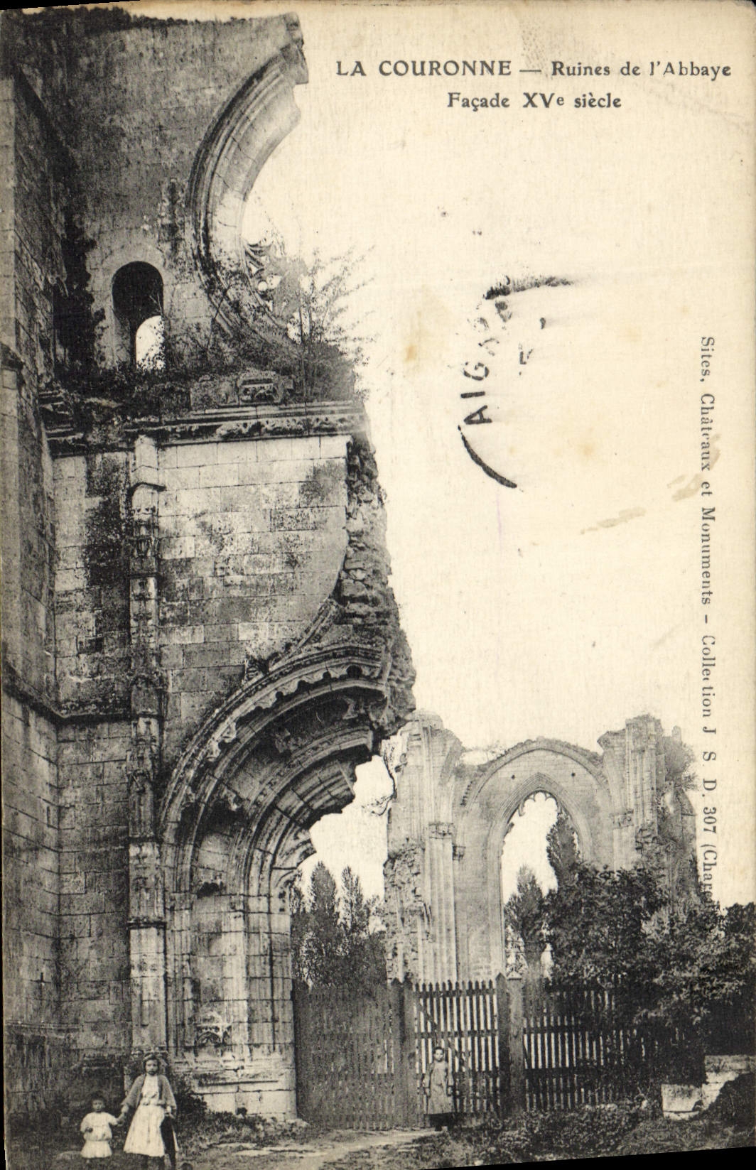 CPA La Couronne Ruines de L'Abbaye